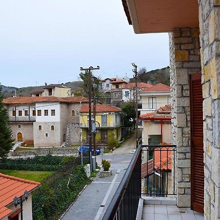 Sfaragoulias Inn كالافريتا المظهر الخارجي الصورة