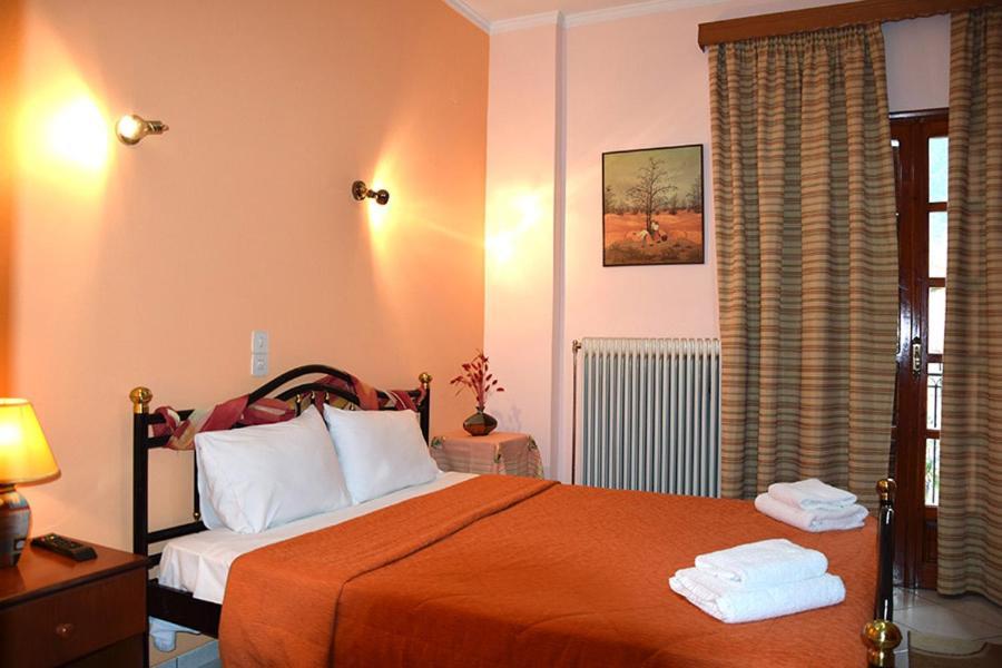 Sfaragoulias Inn كالافريتا المظهر الخارجي الصورة