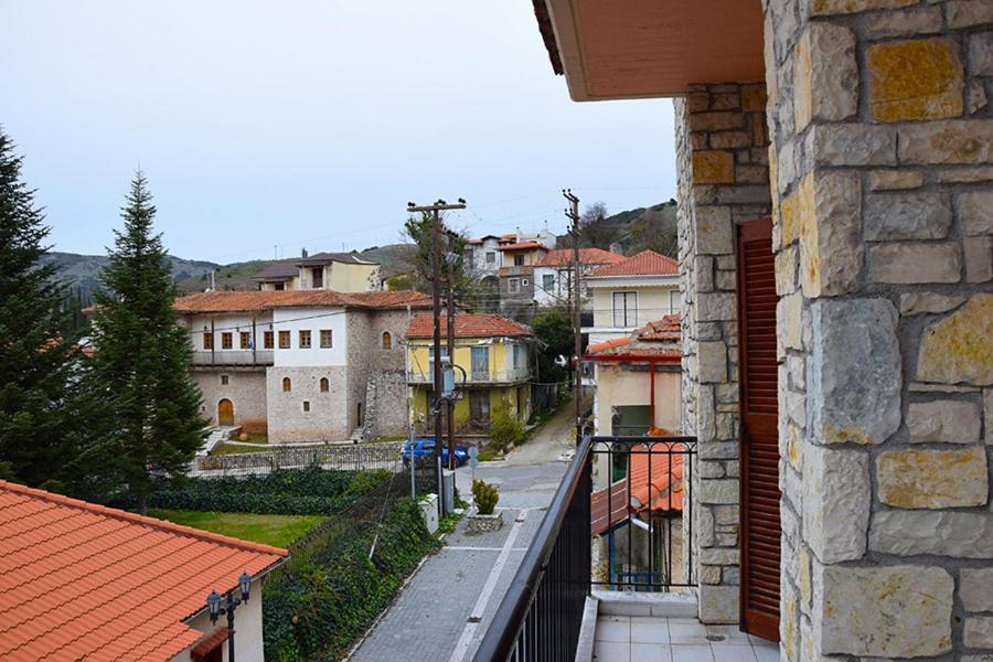Sfaragoulias Inn كالافريتا المظهر الخارجي الصورة